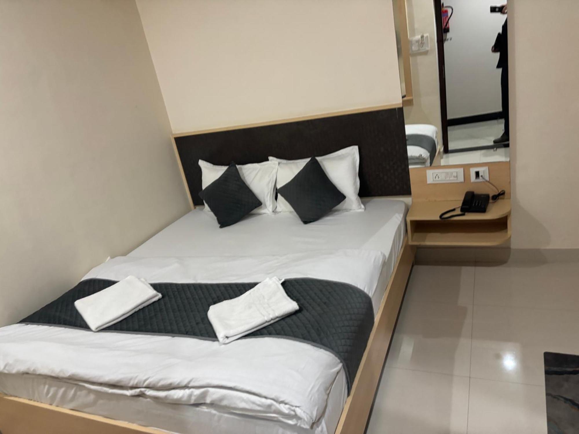 Hotel Silver Moon Jaipur Bagian luar foto