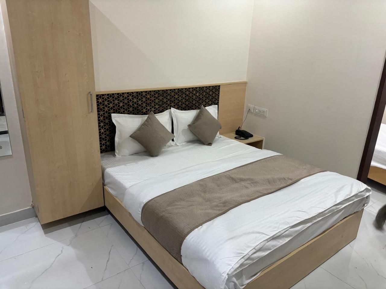 Hotel Silver Moon Jaipur Bagian luar foto