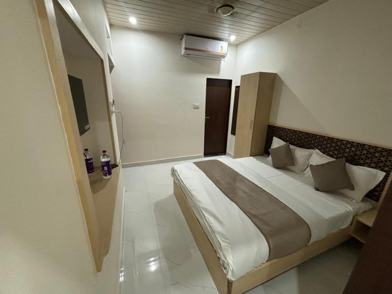 Hotel Silver Moon Jaipur Bagian luar foto