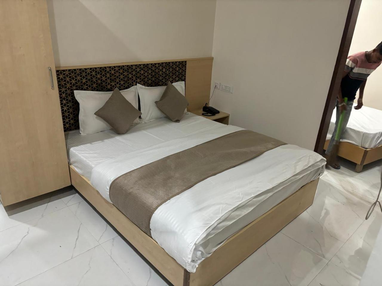 Hotel Silver Moon Jaipur Bagian luar foto
