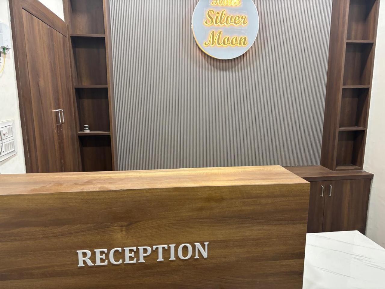 Hotel Silver Moon Jaipur Bagian luar foto