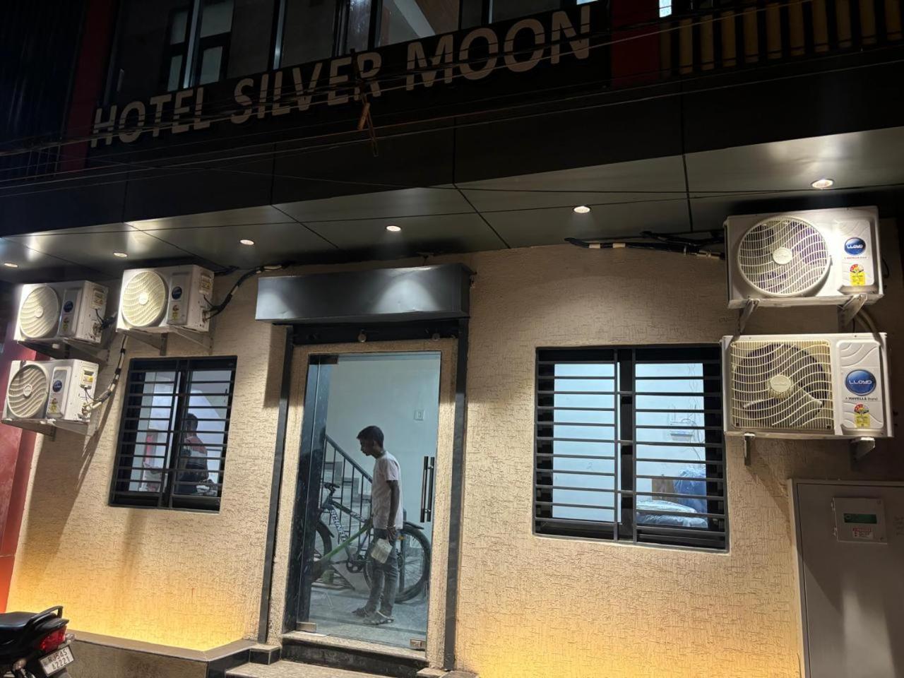 Hotel Silver Moon Jaipur Bagian luar foto